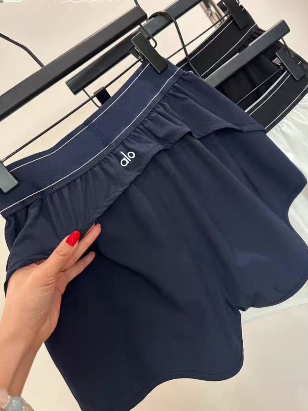 ☀️ Alo Summer Must-Have Sports Shorts Navy Blue Comfortable and Versatile